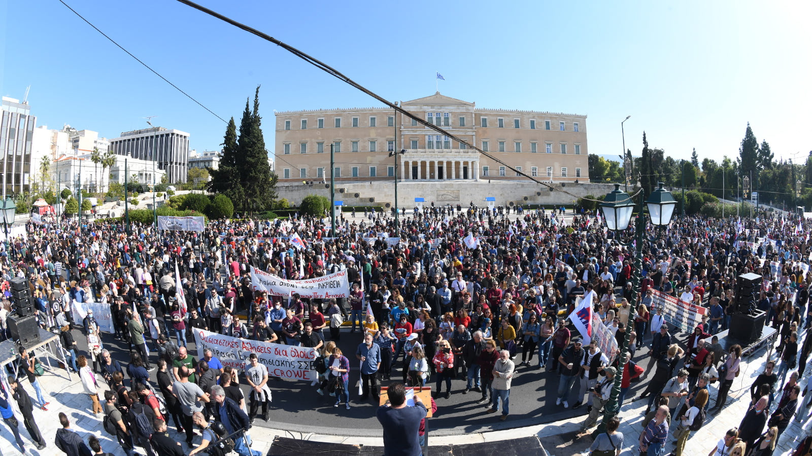 La grandiosa partecipazione dei lavoratori invia un messaggio di rivolta in tutti i luoghi di lavoro